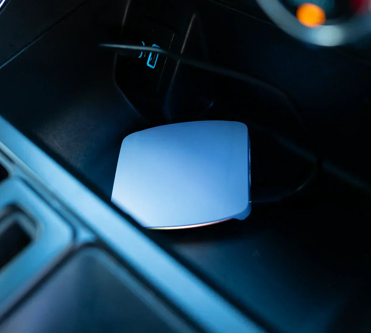 AI Ultimate Upgrade Tbox UHD Android 13 A'pple CarPlay AI Box with HD Output