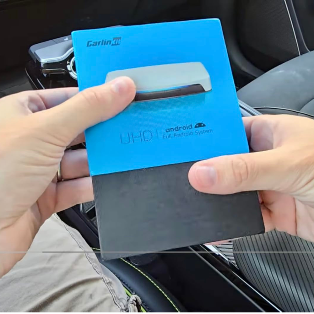 AI Ultimate Upgrade Tbox UHD Android 13 A'pple CarPlay AI Box with HD Output